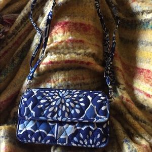 vera bradley wristlet